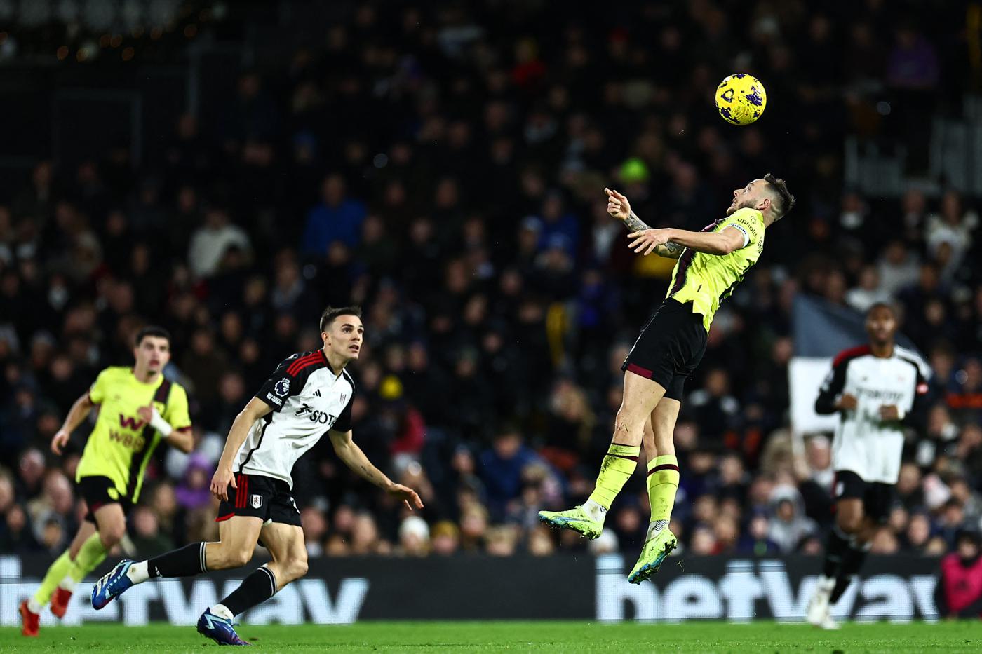 Fulham vs Burnley (22:00 – 23/12) | Xem lại trận đấu