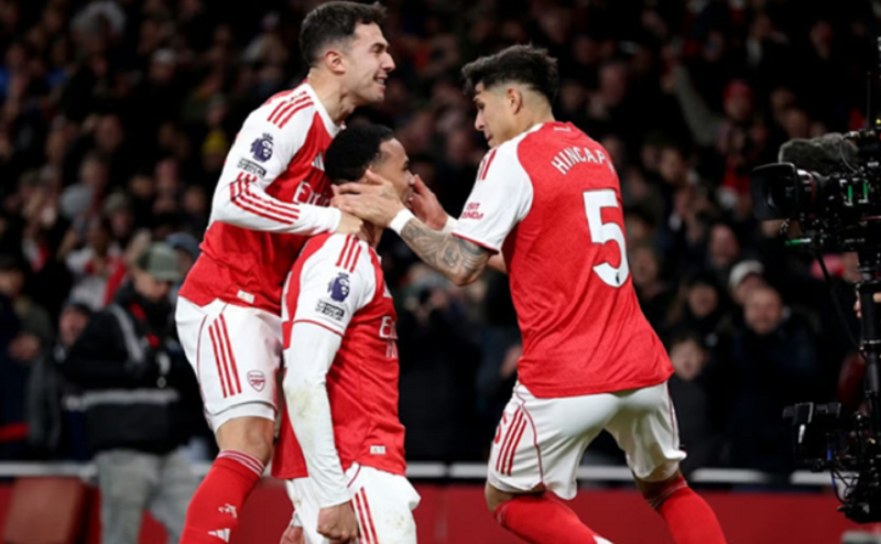 Keown: Man City thắng lại giúp Arsenal ‘dễ thở’ hơn